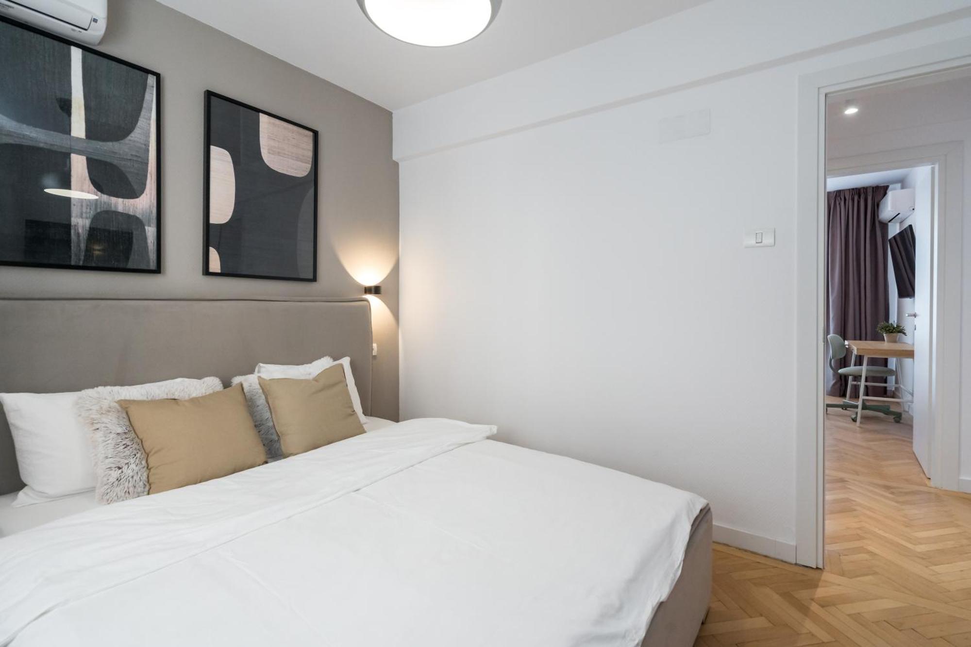 Majestic Downtown Apartment Bucharest Exterior photo