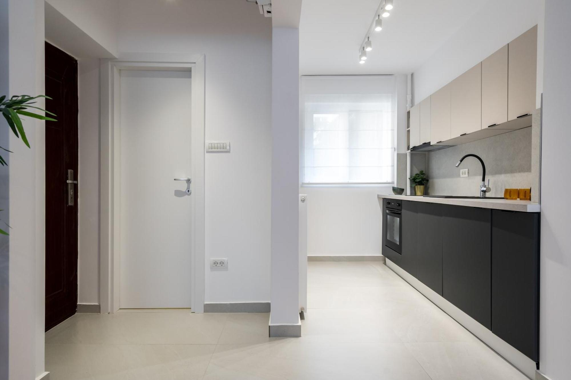 Majestic Downtown Apartment Bucharest Exterior photo